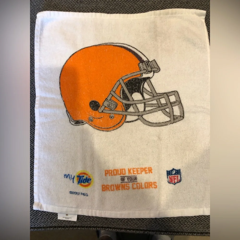 Cleveland Browns Towel 15 1/2” x 13 1/2”